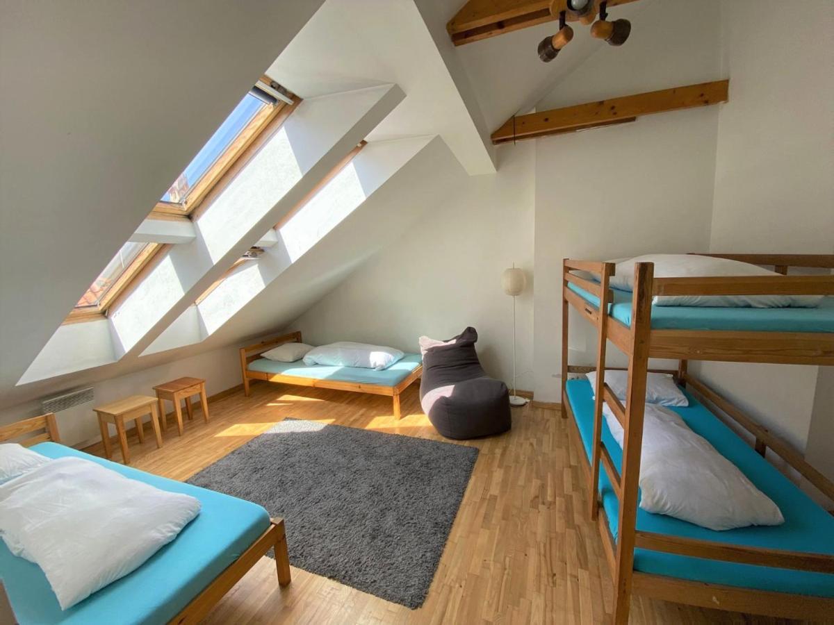 Hostel Jimmy Jumps House Wilno Zewnętrze zdjęcie